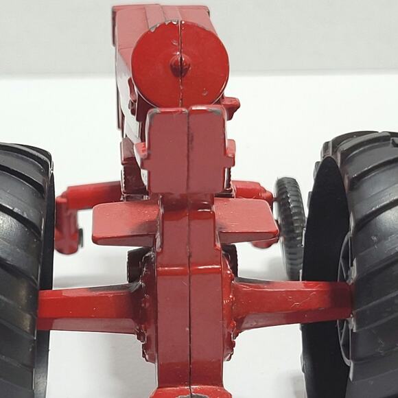 ERTL International Harvester Red Die Cast Farm Tractor 1970s Vintage - Picture 8 of 11